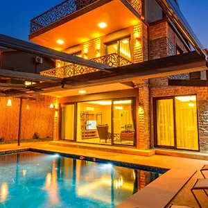 4-bedroom-with-jacuzzi-in-fethiye-villa-sogut-4.aegeanhotels.net/