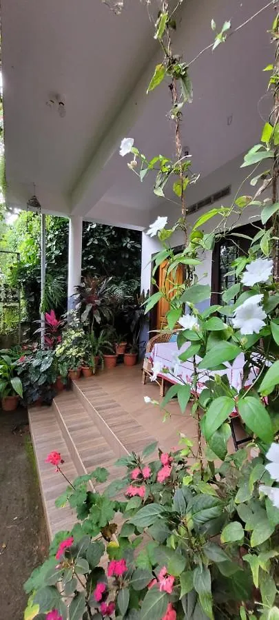 טקאדי Periyar Inn בית אירוח